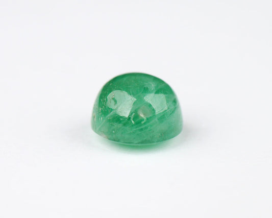 Shakiso Emerald cabochon round 6mm 1.27 ct