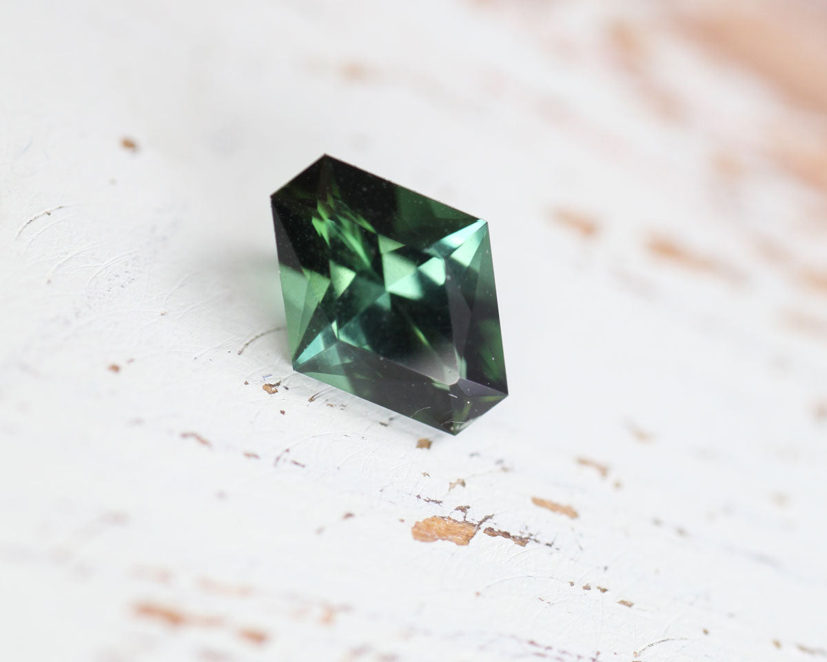Crystal Flower grön turmalin 0,54 ct