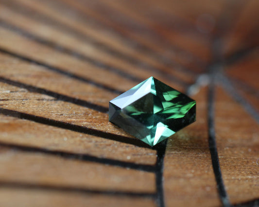 Crystal Flower grön turmalin 0,54 ct