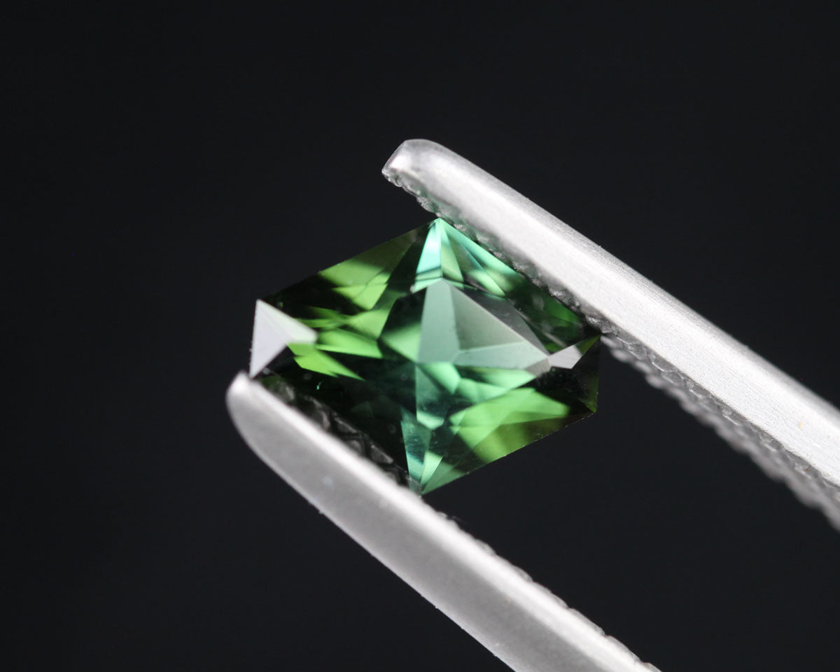Crystal Flower grön turmalin 0,54 ct