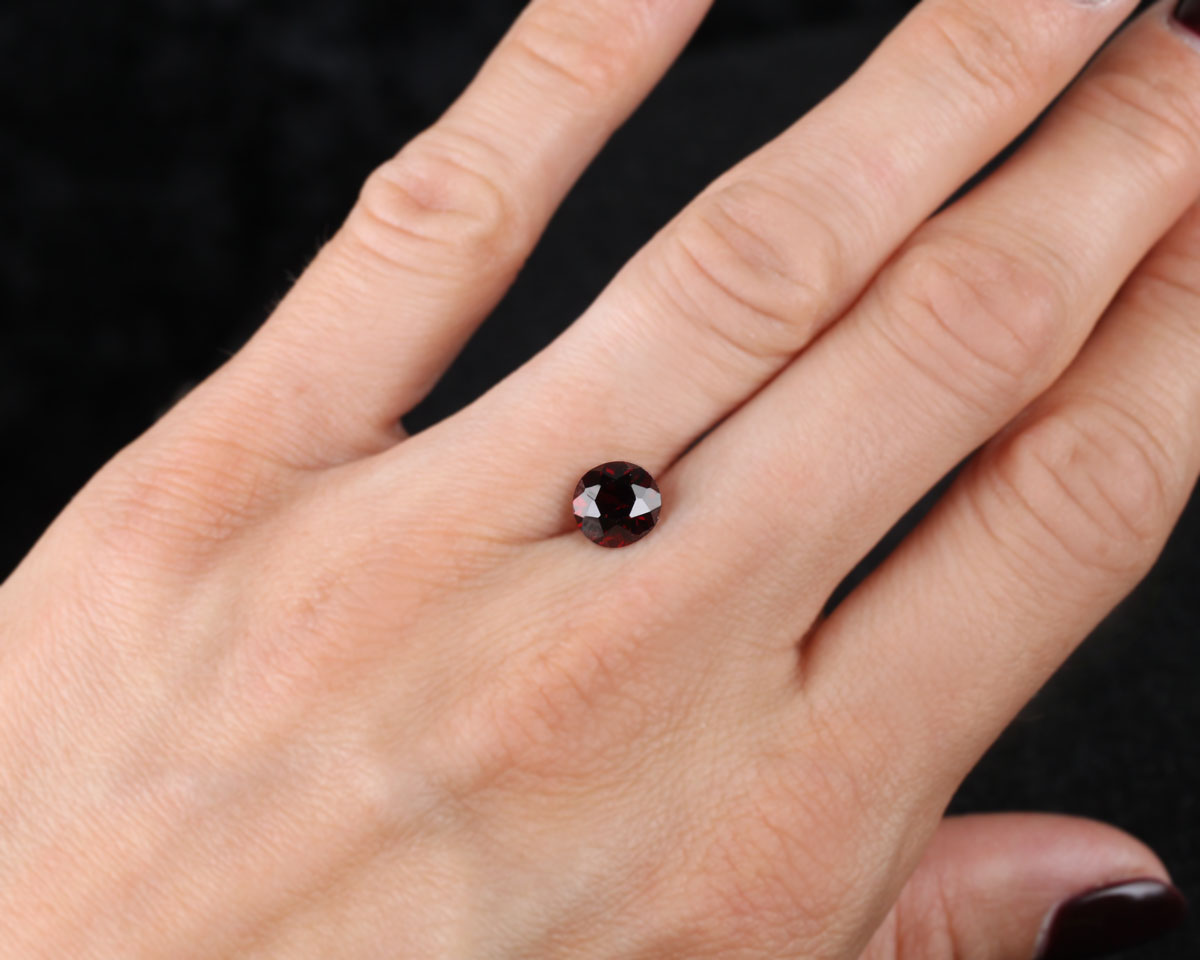 Granat pyrop rund 7mm 1,82 ct