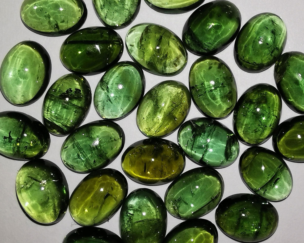 Cabochon turmalin oval 7x5 mm