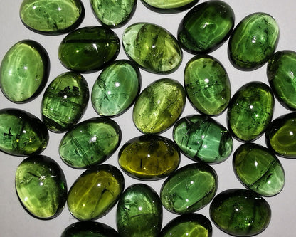 Cabochon turmalin oval 7x5 mm
