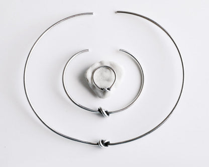 Knotted necklace