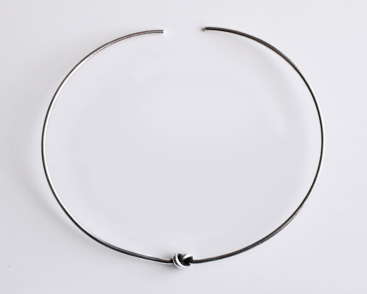 Knotted necklace