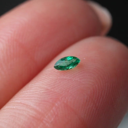 Shakiso Emerald marquise 0.08 ct
