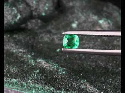 Emerald 4 mm cushion 0.25 ct