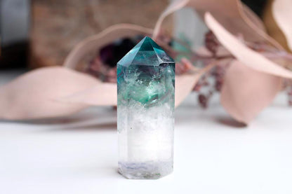Fluorite Point White + Green