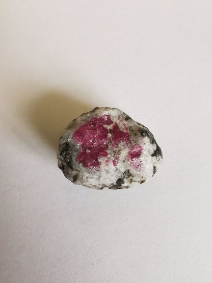 Greenland Ruby Corundrum 7.65 g