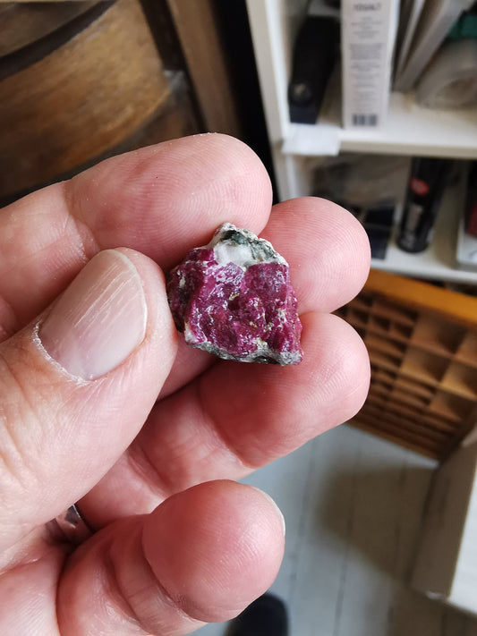 Greenland Ruby Corundrum 8.78 g