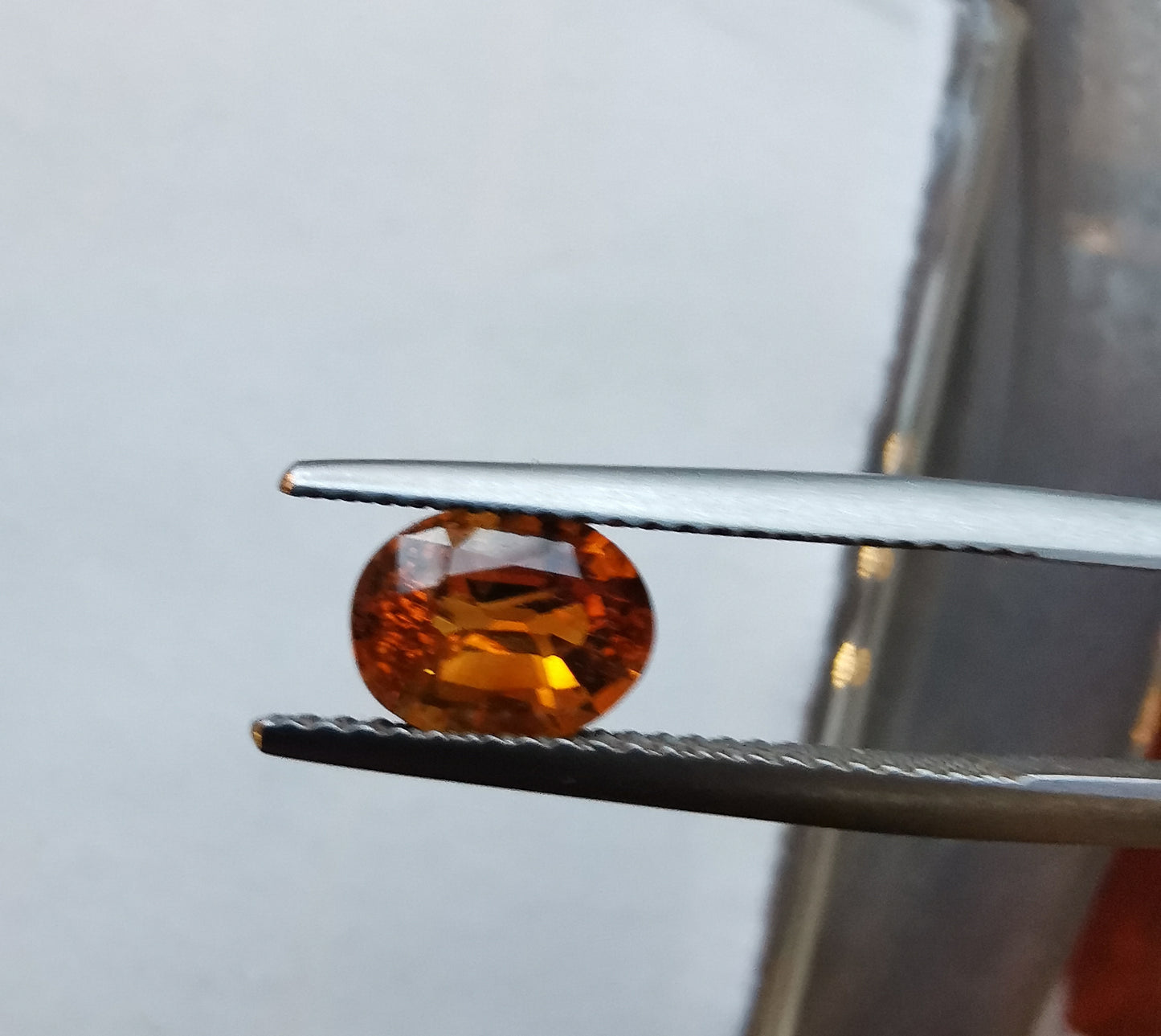 Clinohumite oval 1.1 ct