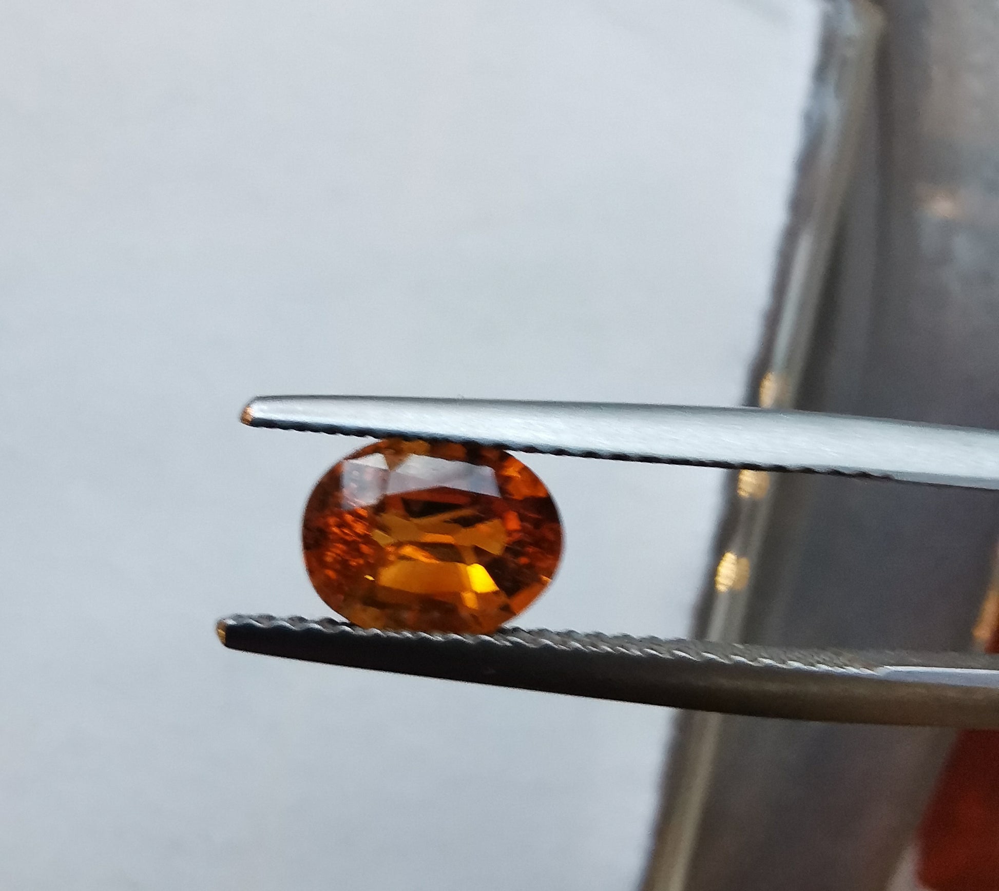 Clinohumite oval 1.1 ct