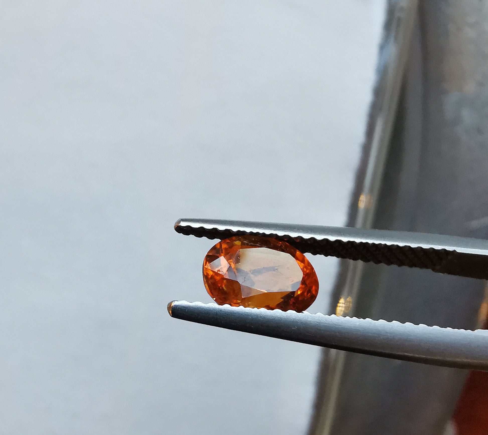 Clinohumite oval 1.1 ct