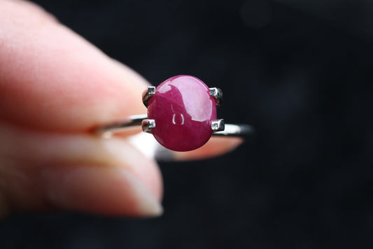 Ruby Cabochon Oval 2.8 ct