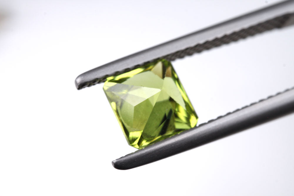 Peridot Square 1.5 ct