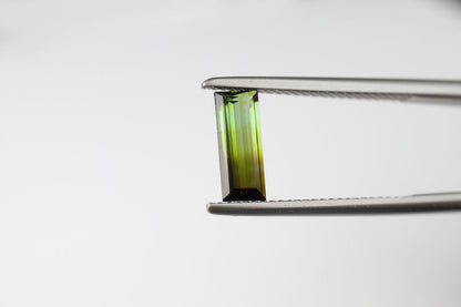 Bicolor Tourmaline Baguette 1 ct