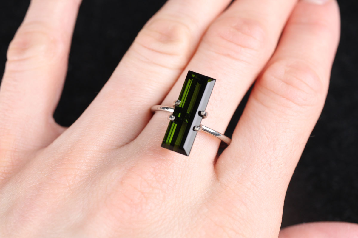 Green Tourmaline Baguette 5.8 ct