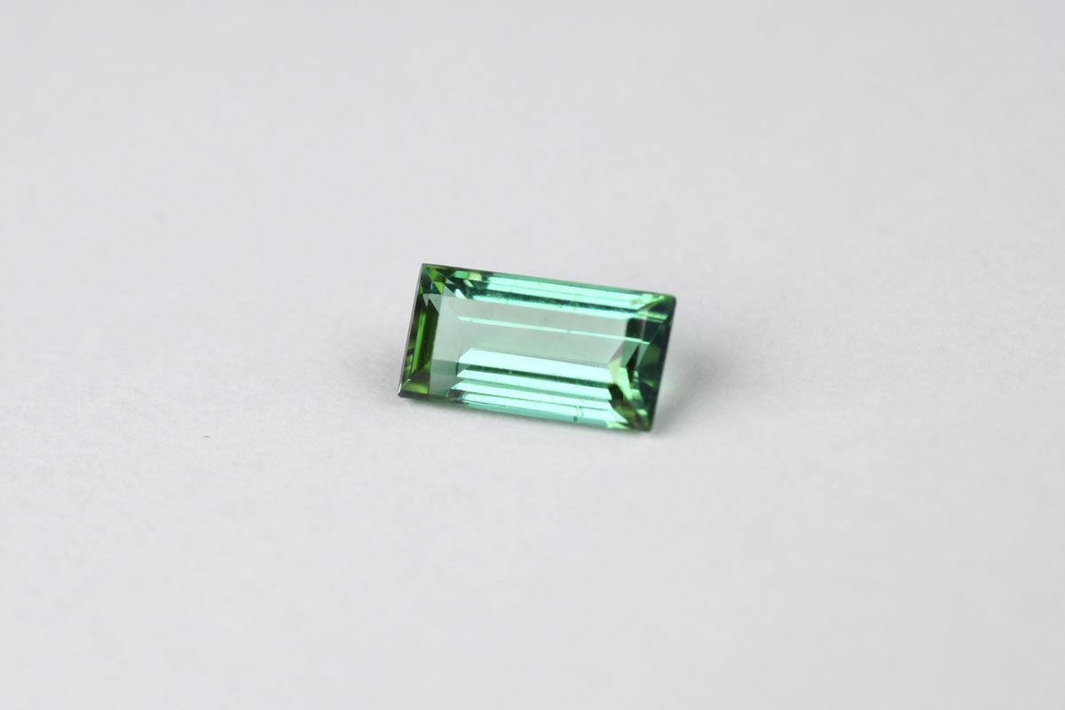 Green Tourmaline Rectangle 0.7 ct