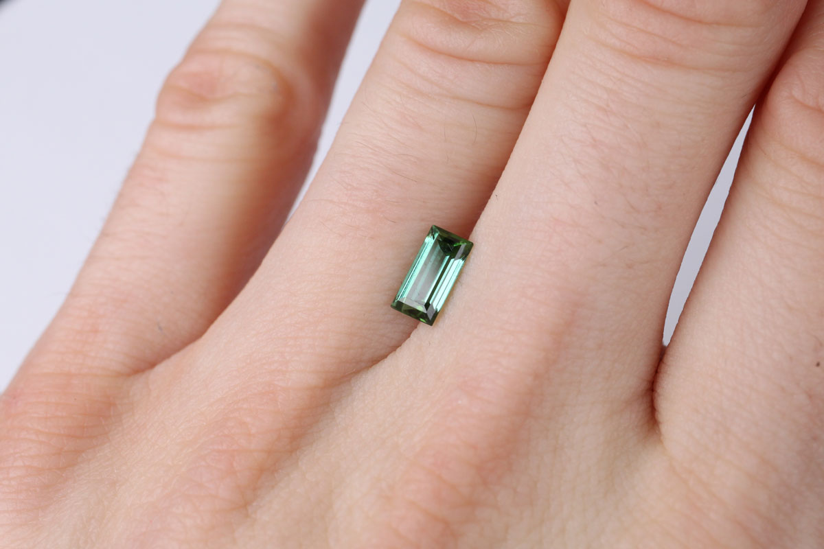 Green Tourmaline Rectangle 0.7 ct
