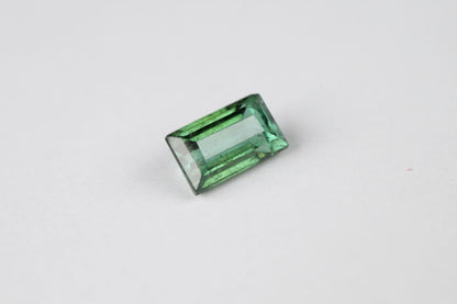 Green Tourmaline Rectangle 0.7 ct