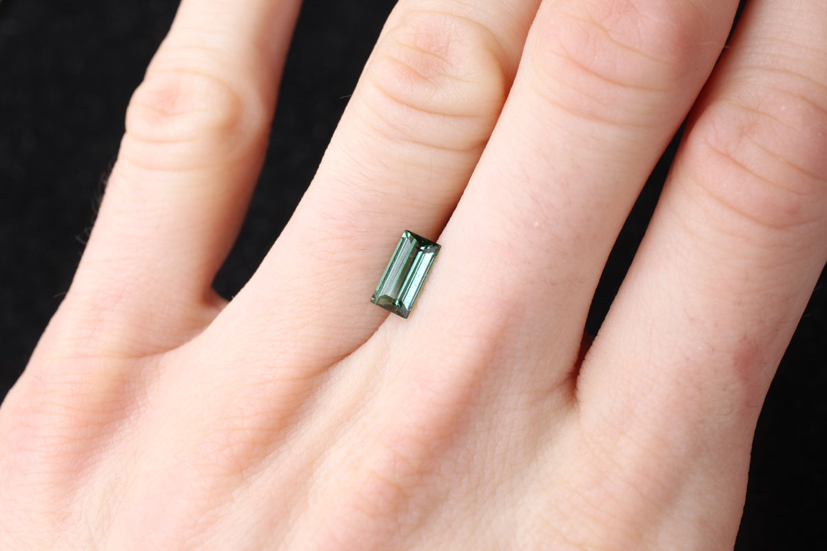 Green Tourmaline Rectangle 0.7 ct