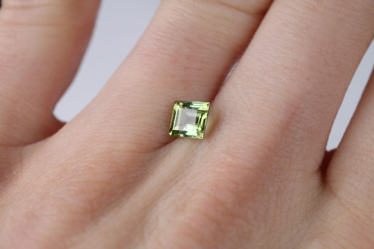 Green Tourmaline Square 0.6 ct