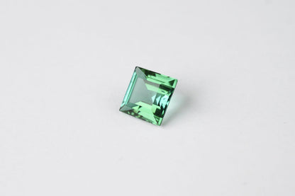 Grön turmalin kvadrat 0,8 ct