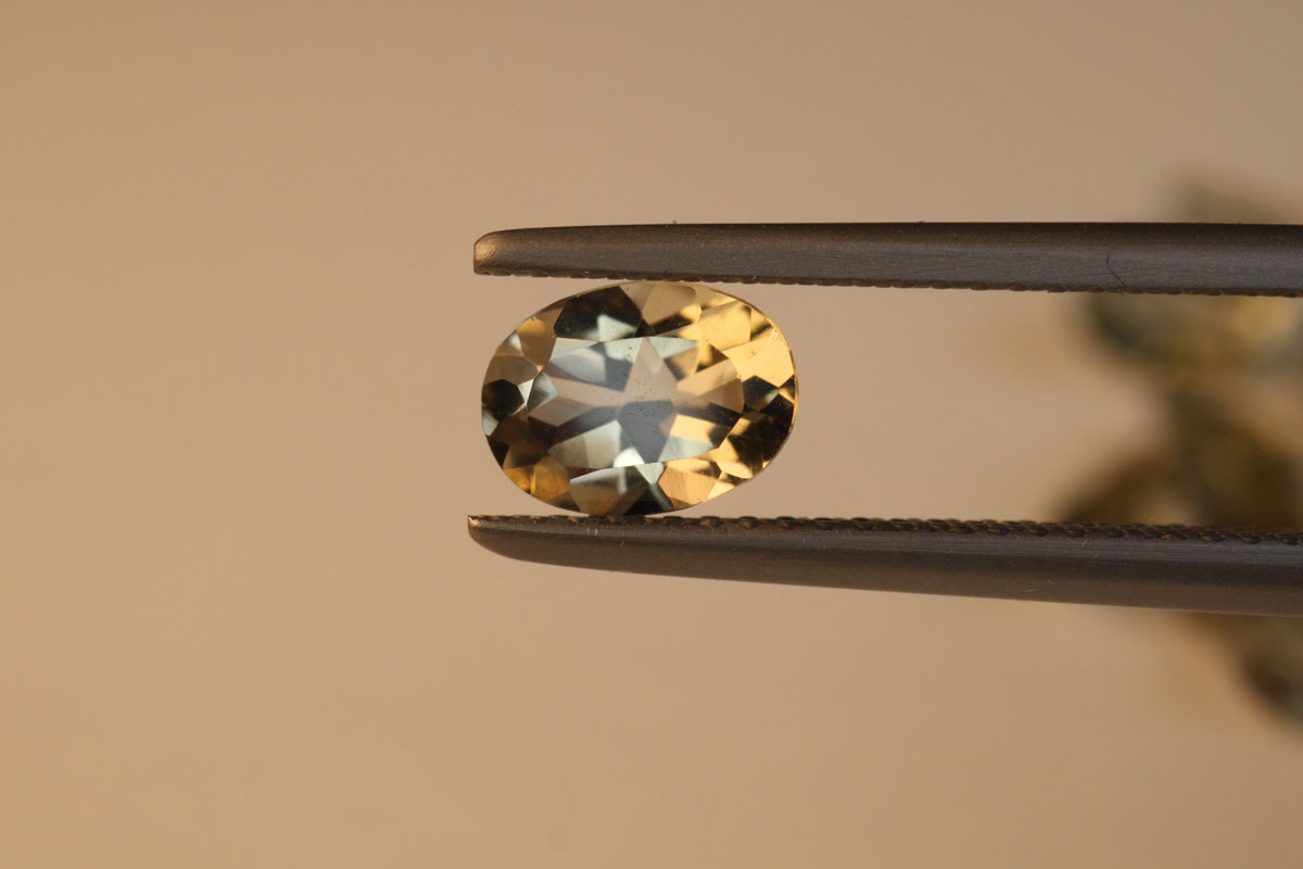 Zultanite Oval 7x5 mm