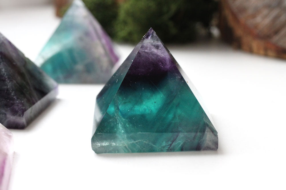 Fluorite Pyramid Dark Green + Purple 4 cm