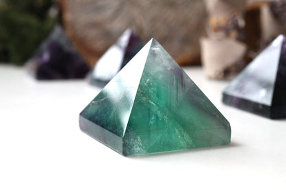 Fluorite Pyramid Green + Purple 4 cm